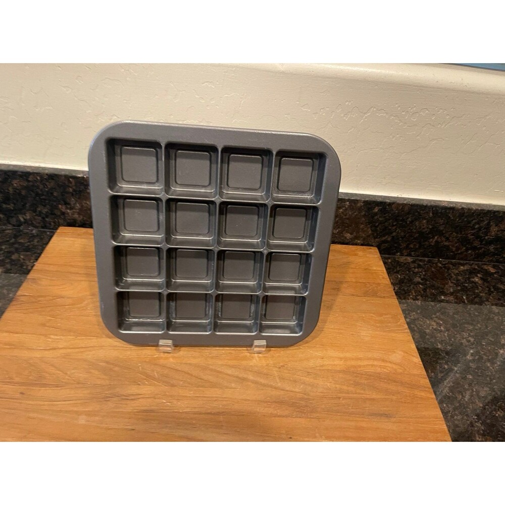 Nordic ware brownie bites pan - Picture 2 of 7
